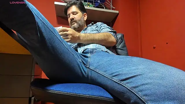 Maxi TheBigDaddy online show from 10, 3, 2025