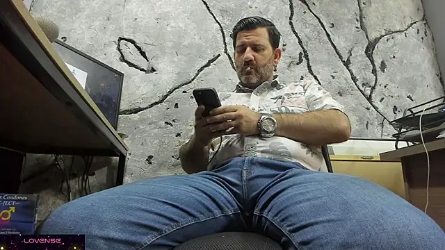 Maxi TheBigDaddy online show from 1, 10, 2025