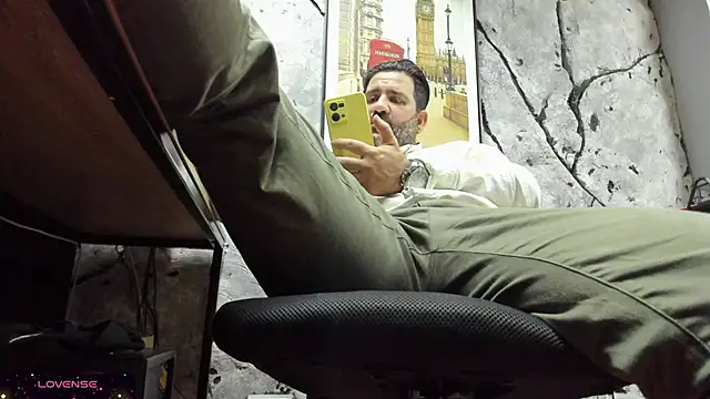 Maxi TheBigDaddy online show from 6, 11, 2025