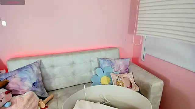 Snapshot of tinysara chatting on 26, 6, 2026 tinysara online show from 26, 6, 2026