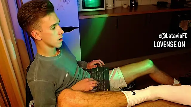 Snapshot of Midnighter_ chatting on 24, 9, 2025 Midnighter  online show from 24, 9, 2025