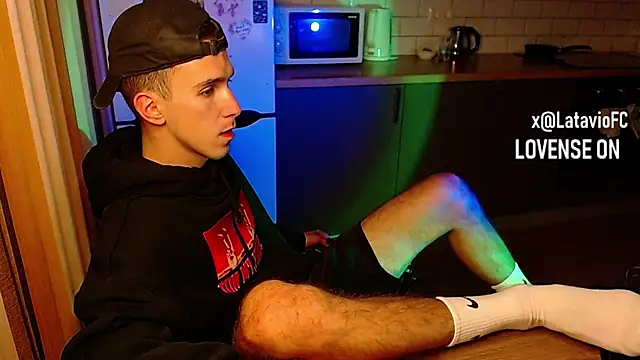 Snapshot of Midnighter_ chatting on 25, 9, 2025 Midnighter  online show from 25, 9, 2025