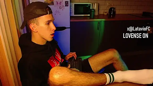 Snapshot of Midnighter_ chatting on 28, 9, 2025 Midnighter  online show from 28, 9, 2025