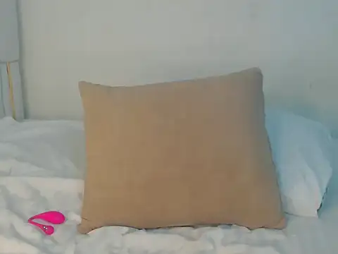 wetmypants online show from 6, 4, 2026