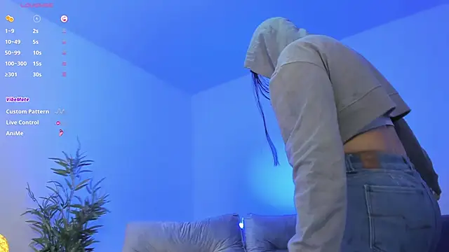 charlottewhitte online show from 13, 2, 2025