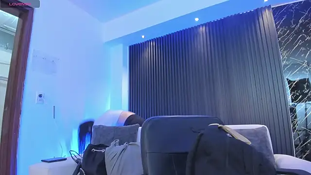 charlottewhitte online show from 19, 2, 2025