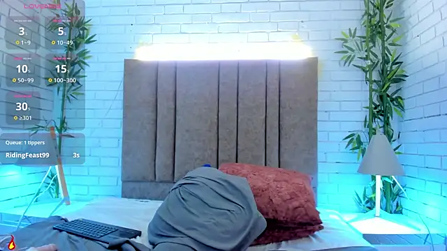 charlottewhitte online show from 21, 2, 2025