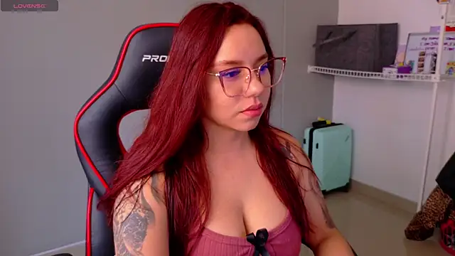 Snapshot of samantha_tattu chatting on 24, 4, 2026 samantha tattu online show from 24, 4, 2026