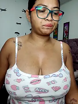 Snapshot of chalohott chatting on 21, 4, 2026 chalohott online show from 21, 4, 2026