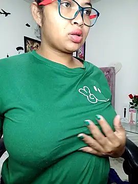 Snapshot of chalohott chatting on 22, 4, 2026 chalohott online show from 22, 4, 2026