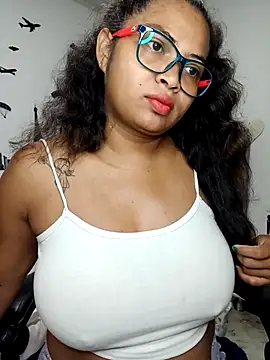 Snapshot of chalohott chatting on 23, 4, 2026 chalohott online show from 23, 4, 2026