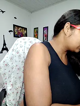 Snapshot of chalohott chatting on 19, 5, 2026 chalohott online show from 19, 5, 2026