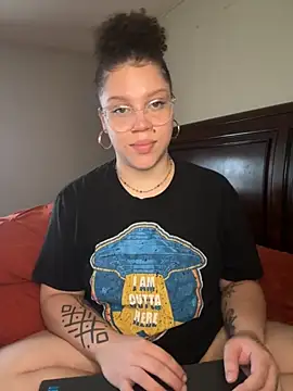 QueenNuttCollector online show from 30, 9, 2025