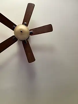 QueenNuttCollector online show from 10, 4, 2026