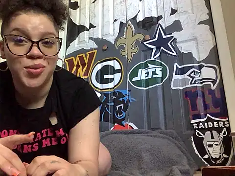 QueenNuttCollector online show from 12, 5, 2026