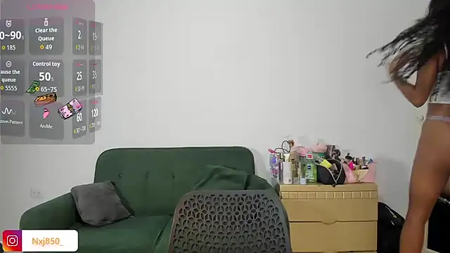 HOTBLACKANDWHITE2 online show from 15, 10, 2025