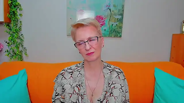 iamyourdream89 online show from 13, 4, 2026