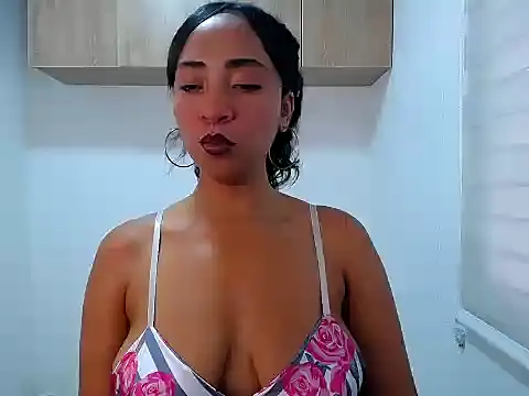 Danna Ross  online show from 30, 11, 2025