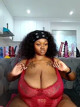 Snapshot of Yung-Missy chatting on 7, 2, 2026 Yung-Missy online show from 7, 2, 2026