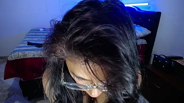 pinky violeta online show from 17, 1, 2025