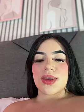 nicolette sweet  online show from 14, 2, 2026