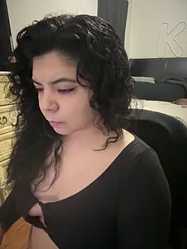 kimmiakiss22 online show from 4, 2, 2026