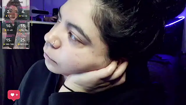 kimmiakiss22 online show from 12, 4, 2026