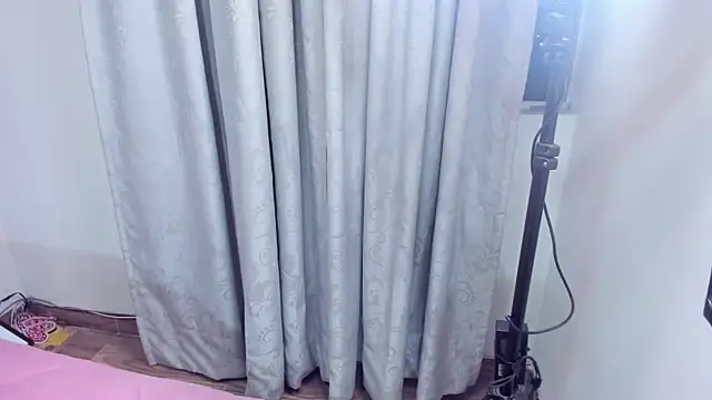 xhinata hyugax online show from 3, 10, 2025