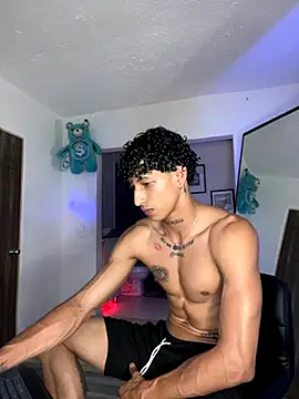 Snapshot of mike_casseano chatting on 30, 10, 2025 mike casseano online show from 30, 10, 2025