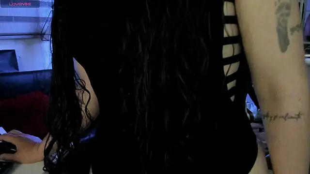 natasha logan  online show from 22, 9, 2025