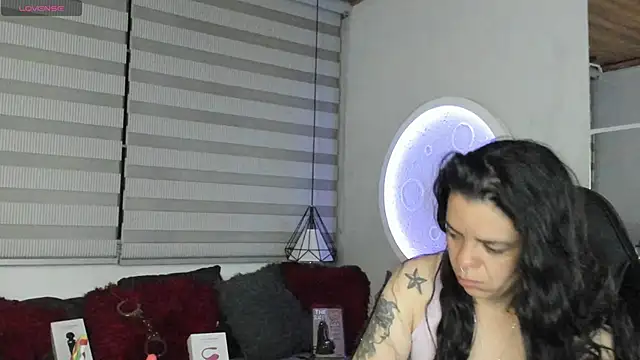 Snapshot of natasha_logan_ chatting on 20, 6, 2026 natasha logan online show from 20, 6, 2026