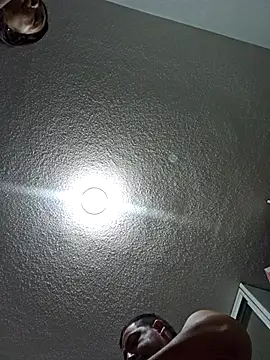 Snapshot of vale_mike chatting on 21, 2, 2025 vale mike online show from 21, 2, 2025