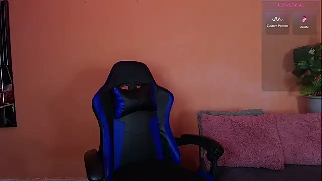 Snapshot of GiordanaPinoo chatting on 19, 12, 2025 GiordanaPinoo online show from 19, 12, 2025