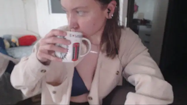 amanda kiss kiss online show from 7, 1, 2025