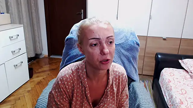 Snapshot of Leona-Exotic chatting on 22, 7, 2026 Leona-Exotic online show from 22, 7, 2026