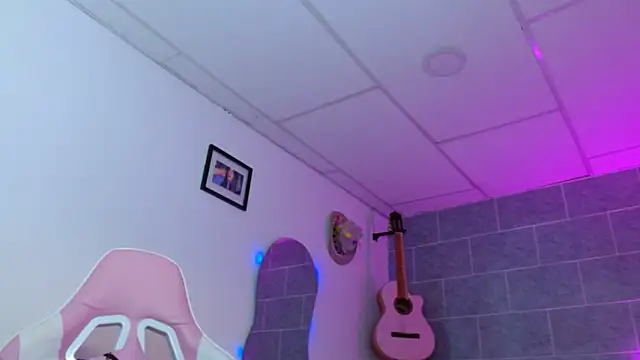 Dakota bumm online show from 11, 4, 2026