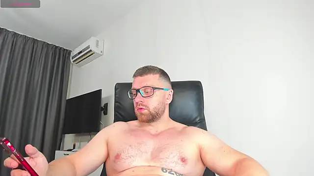 Snapshot of Findom_guy chatting on 13, 12, 2025 Findom guy online show from 13, 12, 2025
