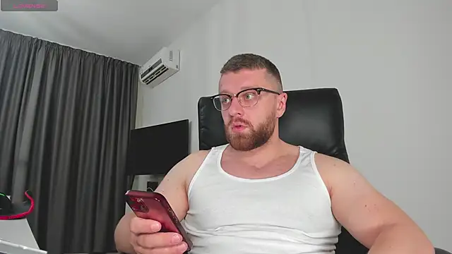 Snapshot of Findom_guy chatting on 15, 1, 2026 Findom guy online show from 15, 1, 2026