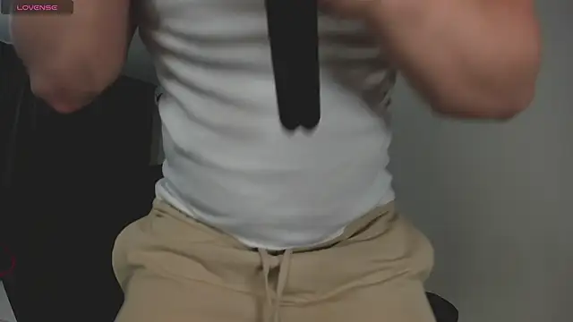 Snapshot of Findom_guy chatting on 15, 1, 2026 Findom guy online show from 15, 1, 2026