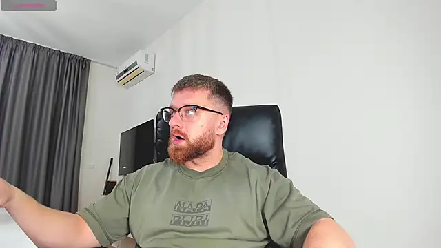 Snapshot of Findom_guy chatting on 7, 3, 2026 Findom guy online show from 7, 3, 2026