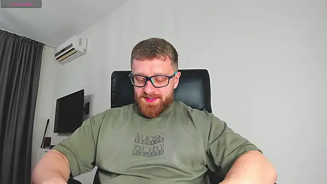 Snapshot of Findom_guy chatting on 11, 3, 2026 Findom guy online show from 11, 3, 2026