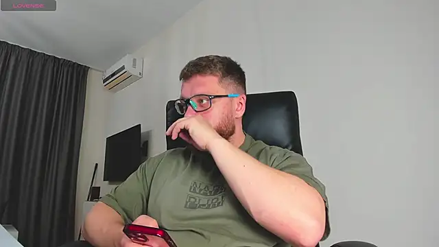 Snapshot of Findom_guy chatting on 12, 3, 2026 Findom guy online show from 12, 3, 2026