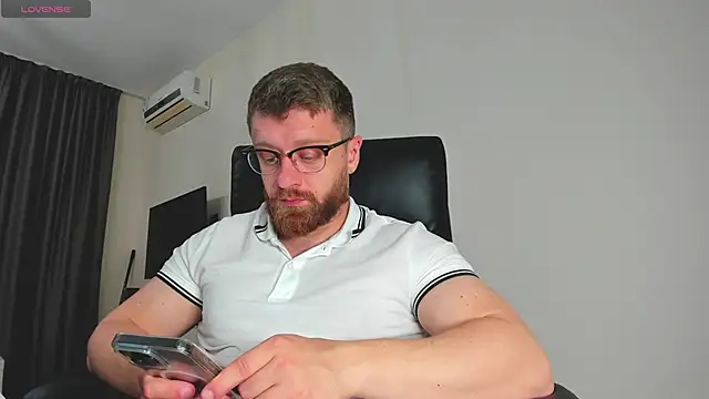 Snapshot of Findom_guy chatting on 13, 3, 2026 Findom guy online show from 13, 3, 2026