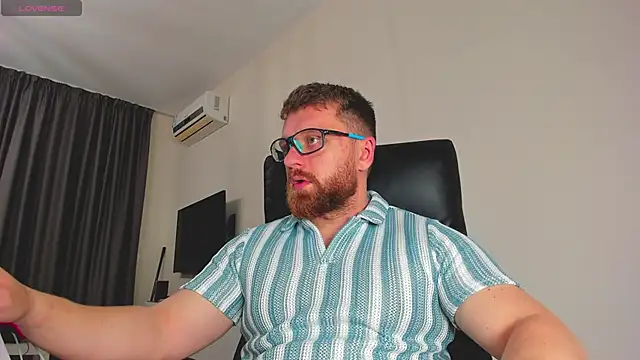 Snapshot of Findom_guy chatting on 15, 3, 2026 Findom guy online show from 15, 3, 2026