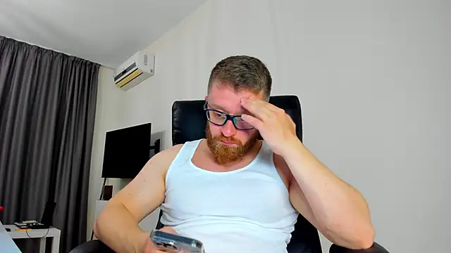 Snapshot of Findom_guy chatting on 4, 4, 2026 Findom guy online show from 4, 4, 2026