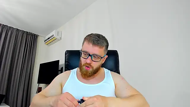 Snapshot of Findom_guy chatting on 6, 4, 2026 Findom guy online show from 6, 4, 2026