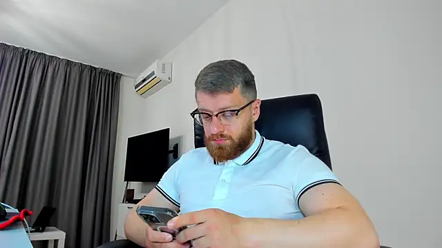 Snapshot of Findom_guy chatting on 7, 4, 2026 Findom guy online show from 7, 4, 2026