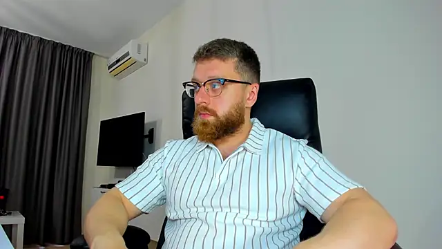 Snapshot of Findom_guy chatting on 11, 4, 2026 Findom guy online show from 11, 4, 2026