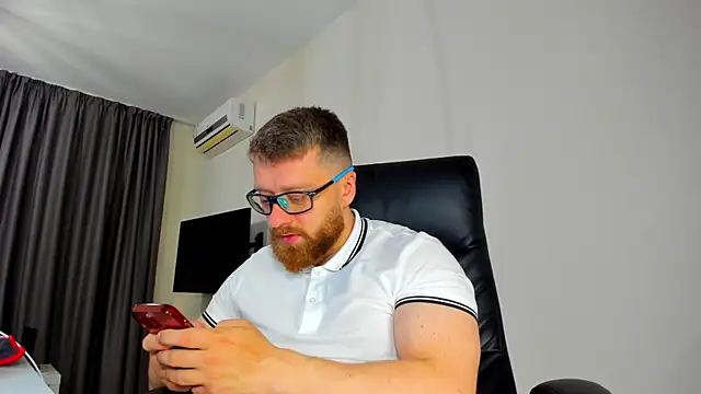Snapshot of Findom_guy chatting on 16, 4, 2026 Findom guy online show from 16, 4, 2026
