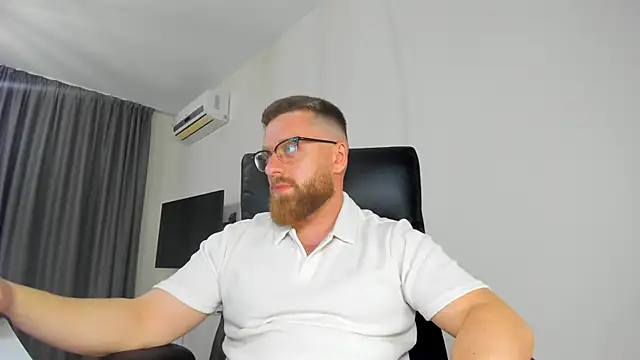 Snapshot of Findom_guy chatting on 25, 4, 2026 Findom guy online show from 25, 4, 2026